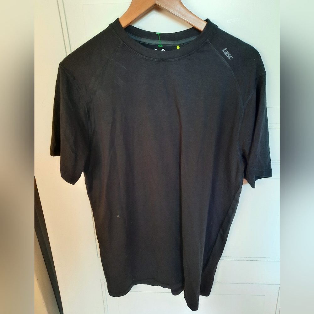 Tasc NWT tee shirt